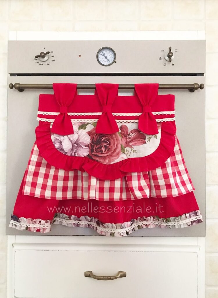 Copriforno fiori country in rosso